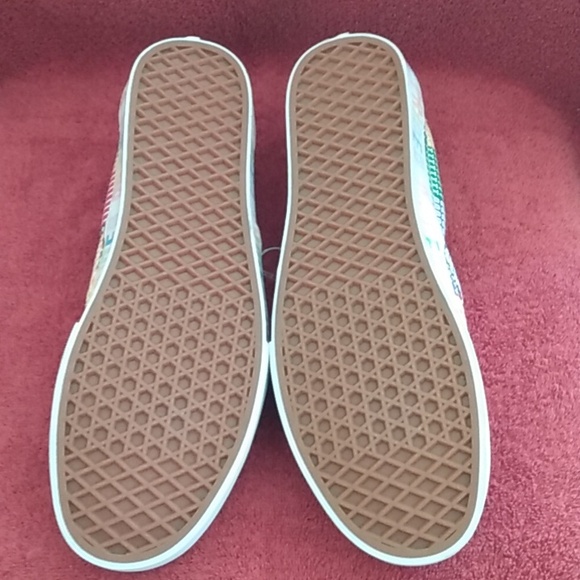 Men's VANS PRIDE SLIP ONS NWOT - Picture 3 of 9